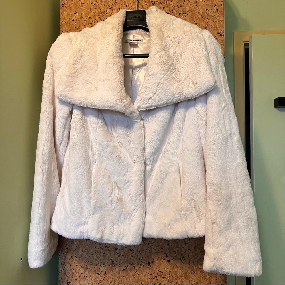 Dalia Collection White Teddy Jacket with Plush Texture and Oversized Collar